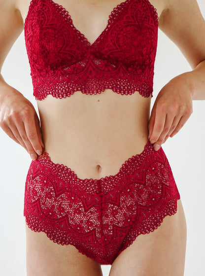 Zsa Zsa Bra in Scarlet