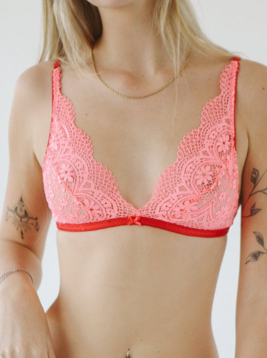 Florence Bra in Lady in Red